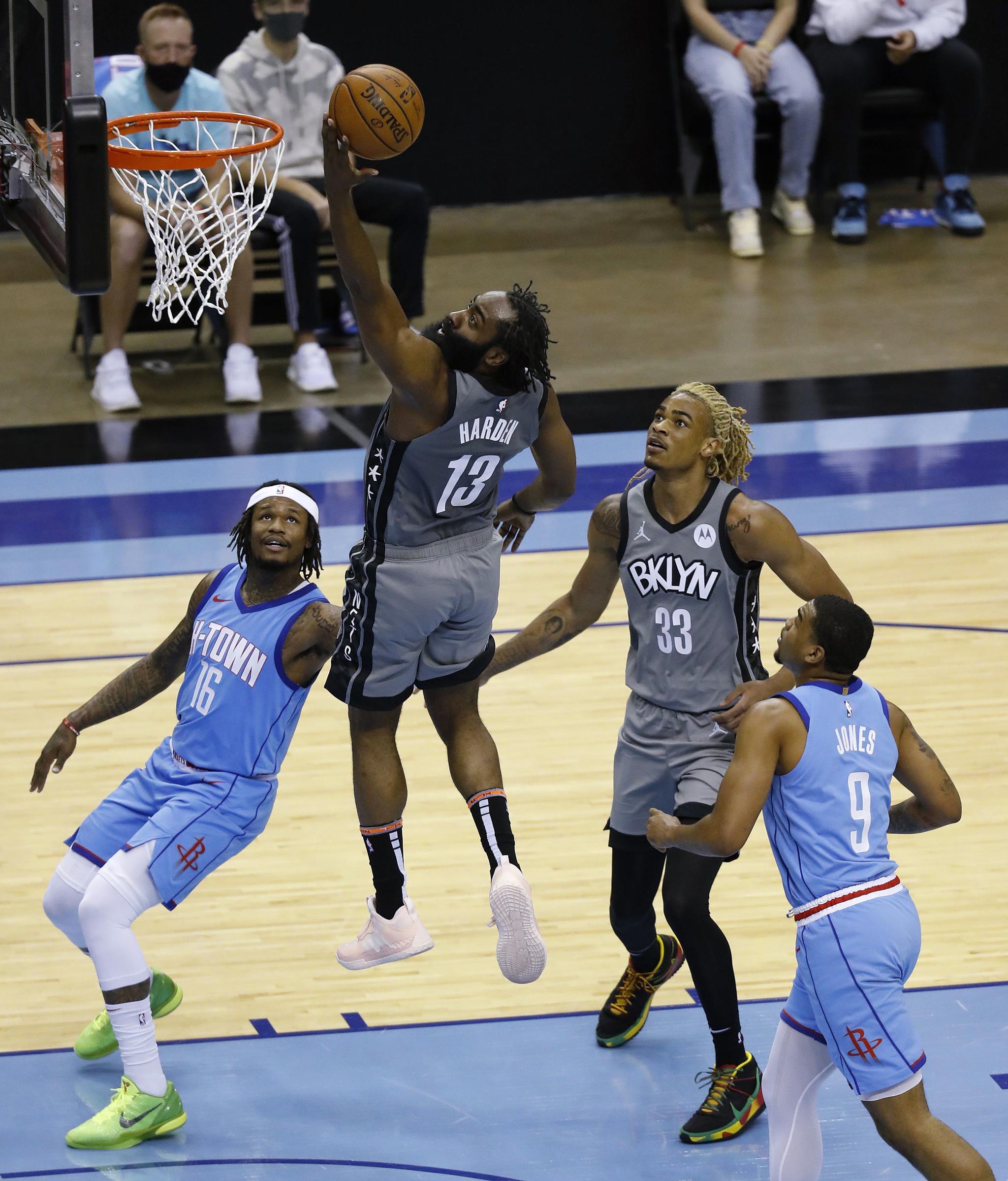 AYX-哈兰德重返赛场，败北首场状态出色，篮网观众沸腾！赛场气氛高涨(刘翔重返赛场)