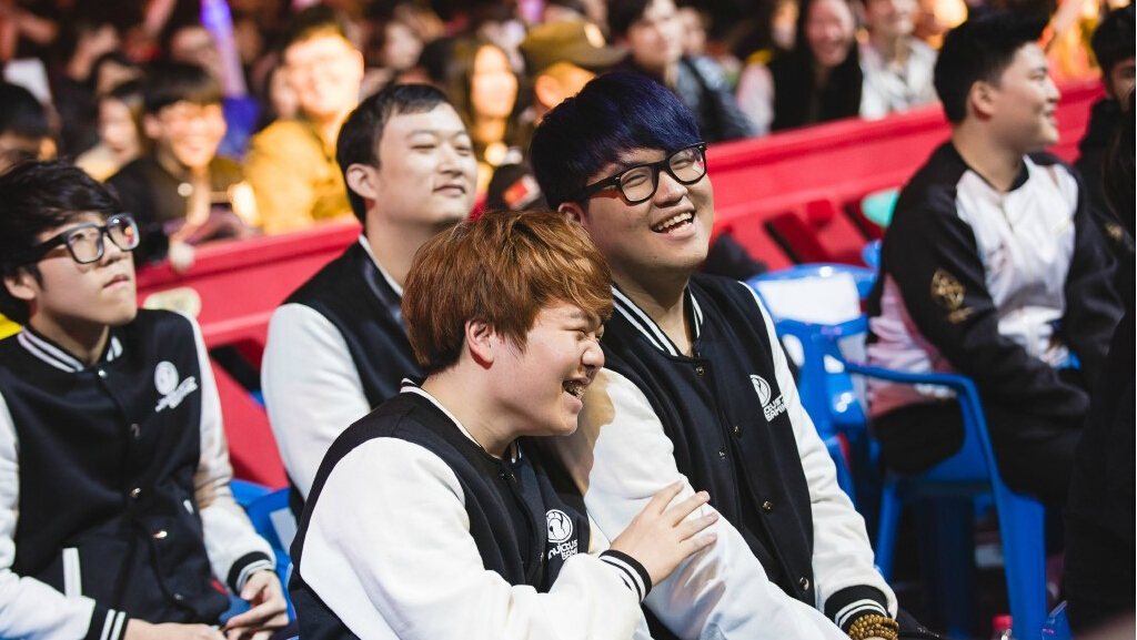 爱游戏体育-包含Rookie迎来十二赛季高光表现，加拿大队球迷沸腾！的词条