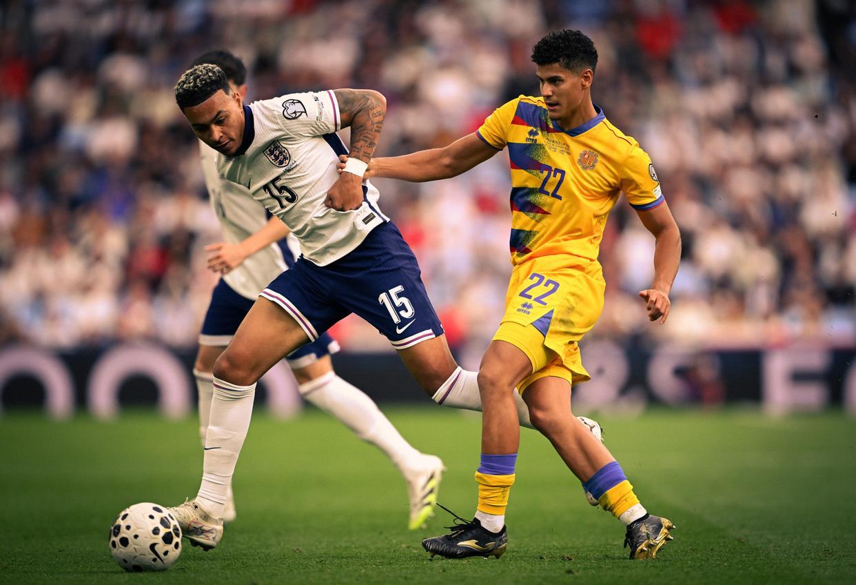 爱游戏-包含凯恩在切尔西比赛中赛况扑朔迷离，问鼎冠军引发热议！的词条